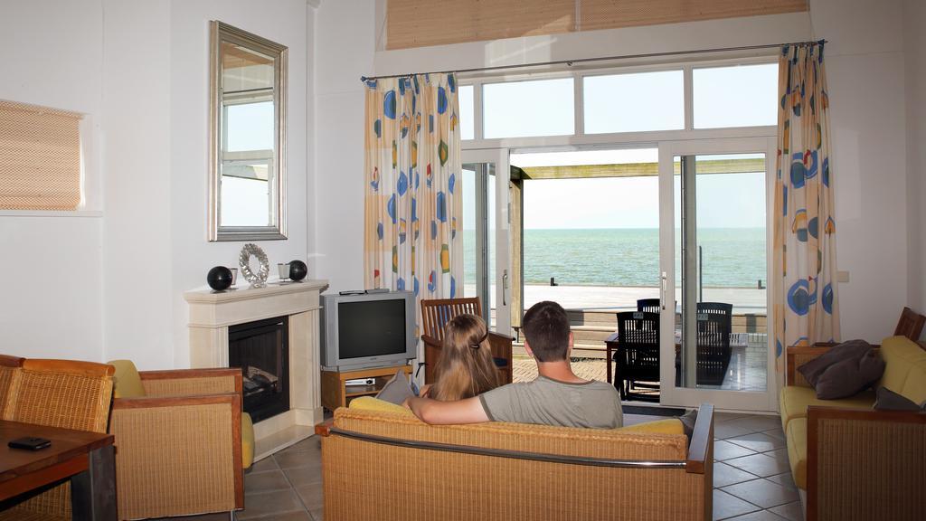 Beach-Dijkvilla Seaview Horizons มัคคุม ห้อง รูปภาพ